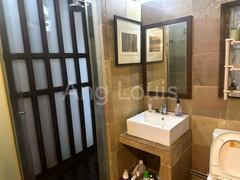 2 Bed Walk-up Apartment (Condo) for Sale in  Tiong Bahru Estate - Image 5